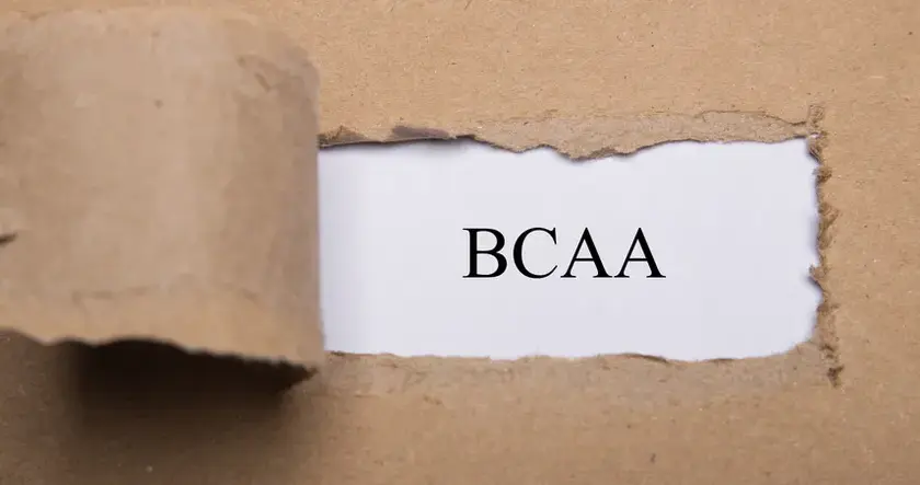 BCAA przed czy po treningu - kiedy najlepiej je przyjmować?